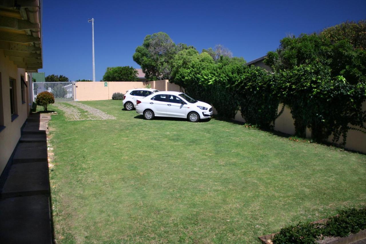 Avenues Guesthouse Mossel Bay Exterior photo